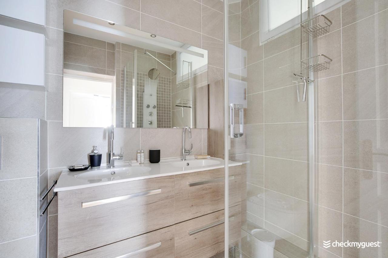 Fancy Apartment - 2Br-6P - Gare De L'Est Parijs Buitenkant foto